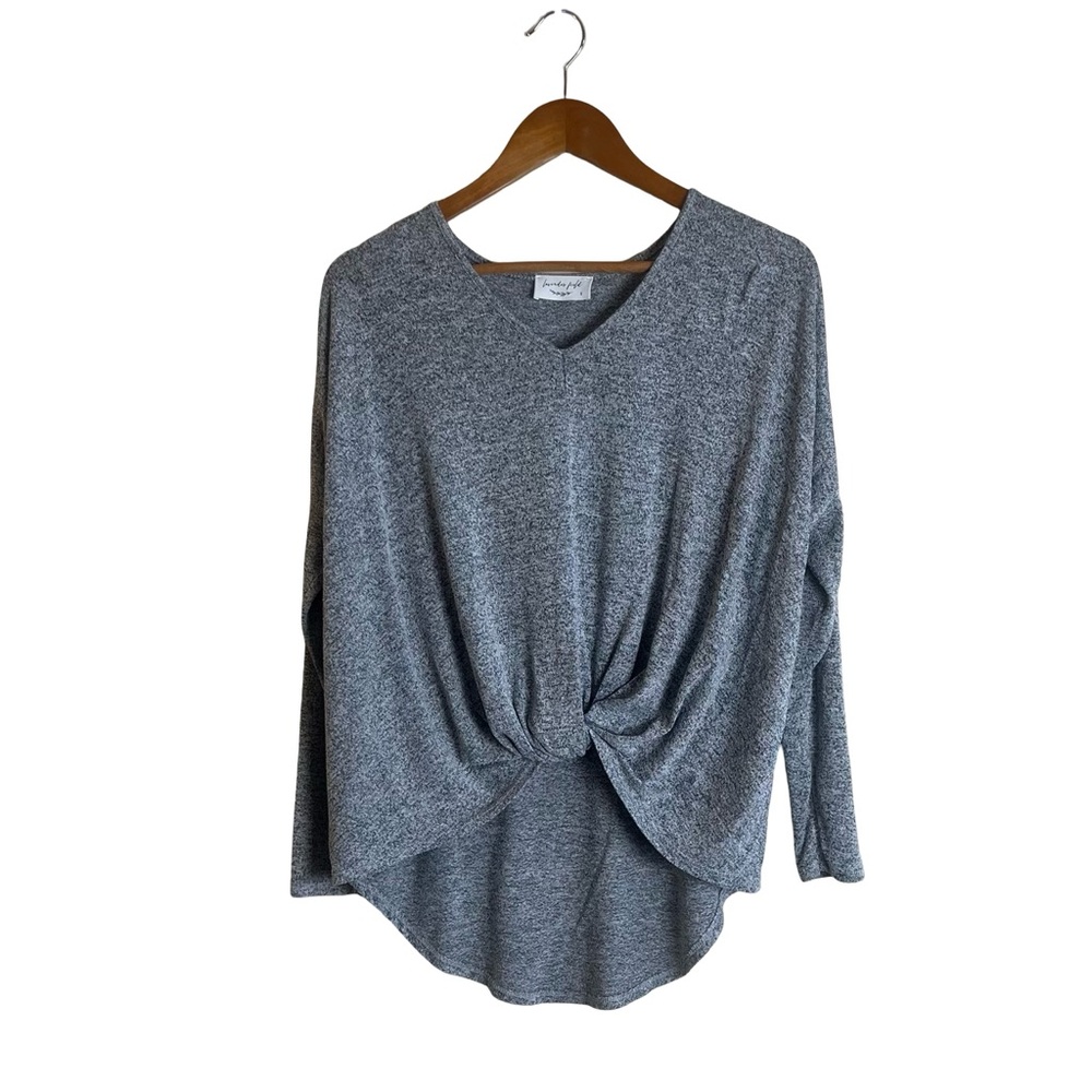Lavender Field gray long sleeve knit top. Size small